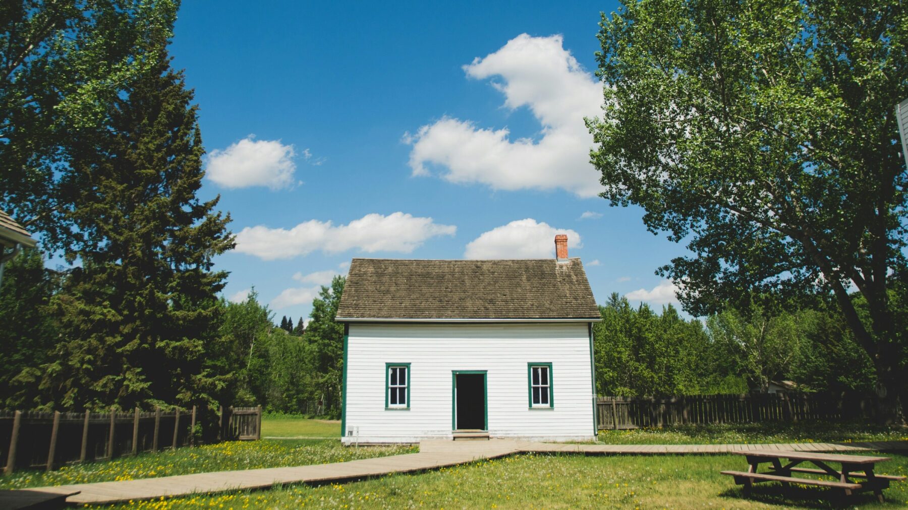 estoppel in real estate- little house on a green loan